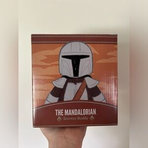 New In Box Star Wars The Mandalorian Scentsy Buddy & Air of Adventure Scent Pak